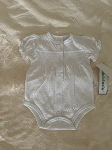 Mini Classix Infantil Niña Blanco Conjunto de Una Pieza Nuevo con Etiquetas 3 o 6 Meses - Imagen 1 de 2
