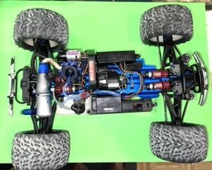 TRAXXAS GAS REVO 4WD OFF ROAD TRUCK PROJECT LOTS OF PARTS - Picture 1 of 23