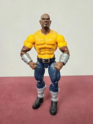 Figura Luke Cage exclusiva de Marvel Legends Thunderbolts SDCC  Foto 1 de 4