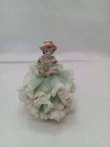 Muñeca de encaje de porcelana irlandesa vintage de Dresden "Lydia" 3,5" *Astillada ver fotos - Imagen 1 de 7