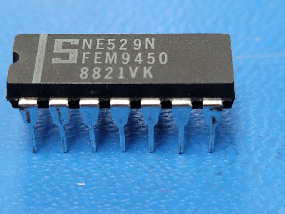 (3 шт.) ИС NE529N SEGNETICS компаратор напряжения PDIP14 - Изображение 1 из 1