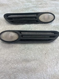 MINI COOPER 2002-2006 SIDE SCUTTLE LEFT AND RIGHT OEM SIDE MARKER LIGHT USED - Picture 1 of 2