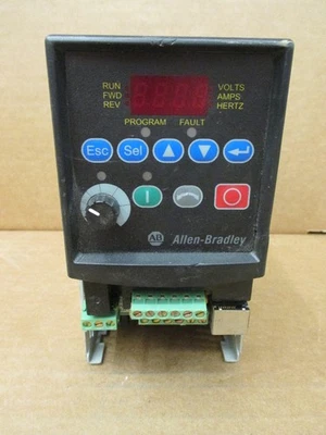 ALLEN BRADLEY 22A-D2P3N104 SER A POWER FLEX *PARA PIEZAS QUE NO FUNCIONAN* Foto 1 de 4