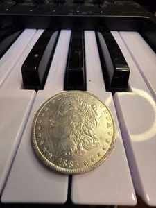 Dólar de plata O Morgan 1885 Nueva Orleans bonito y brillante - Imagen 1 de 2