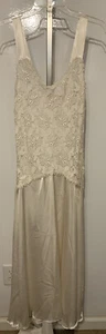 VTG F Cera Hilrsoz Saks Fifth Avenue Cream Satin and Lace Glam Gown Stunning MED - Picture 1 of 8