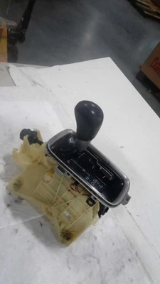 Conjunto de palanca de cambios de transmisión automática usado se adapta a: Mitsubishi Outlander 2016 Foto 1 de 3