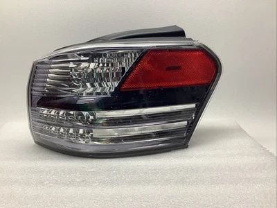 Luz trasera exterior del lado derecho del pasajero LEXUS HS250h 2010-2012 Foto 1 de 4