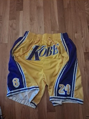 Pantalones cortos de baloncesto Just Don para hombre talla XL Kobe Bryant Los Ángeles malla amarilla/púrpura Foto 1 de 4