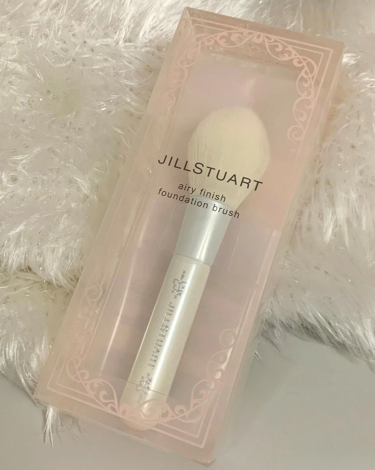 Jill Stuart Airy Finish Foundation Brush-Powder/Cheek Brush-With Brush Holder~* - Image 1 of 4