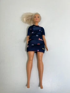 Barbie Fashionistas #63 - Picture 1 of 3