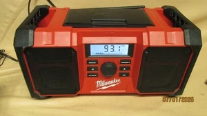Milwaukee 2890-20 m18 + 120v corded job site radio w/ usb and aux works great - Picture 1 of 9