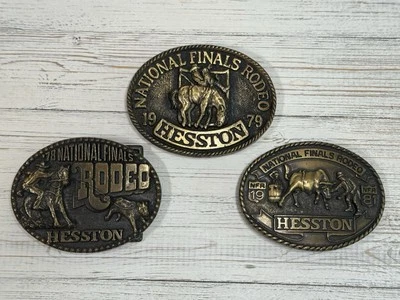 Lote 3 hebillas de cinturón de latón vintage de las finales nacionales Rodeo Hesston 1978/1979/1981 Foto 1 de 4