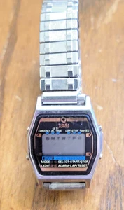 VINTAGE TIMEX CALENDAR ALARM CHRONO LCD QUARTZ MEN'S S BRACELET WATCH - Picture 1 of 1