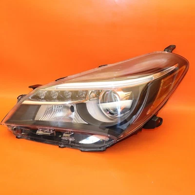 Faro trasero izquierdo toyota yaris 2015 2016 2017 81170-0da80 led halógeno oem Foto 1 de 4