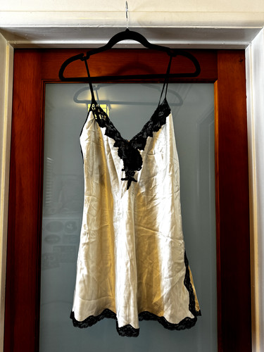 UNDERCOVER Abito da notte Victoria's Secret 100% RARO seta vintage crema lingerie XS