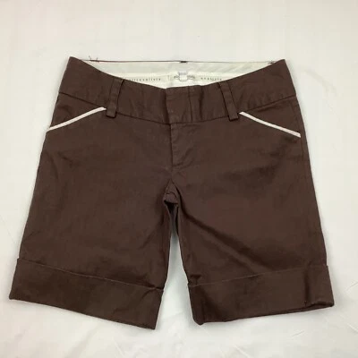 Shorts feminino ALICE + OLIVIA tamanho 4 costura interna 9" marrom algemado com acabamento branco - Imagem 1 de 4