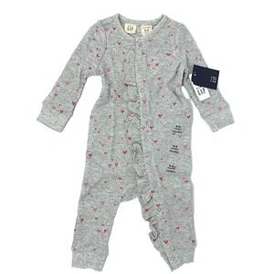 Pagliaccetto cialda grigio con volant Baby Gap bambina 6-9 mesi nuovo con etichetta e cuori rosa - Foto 1 di 6
