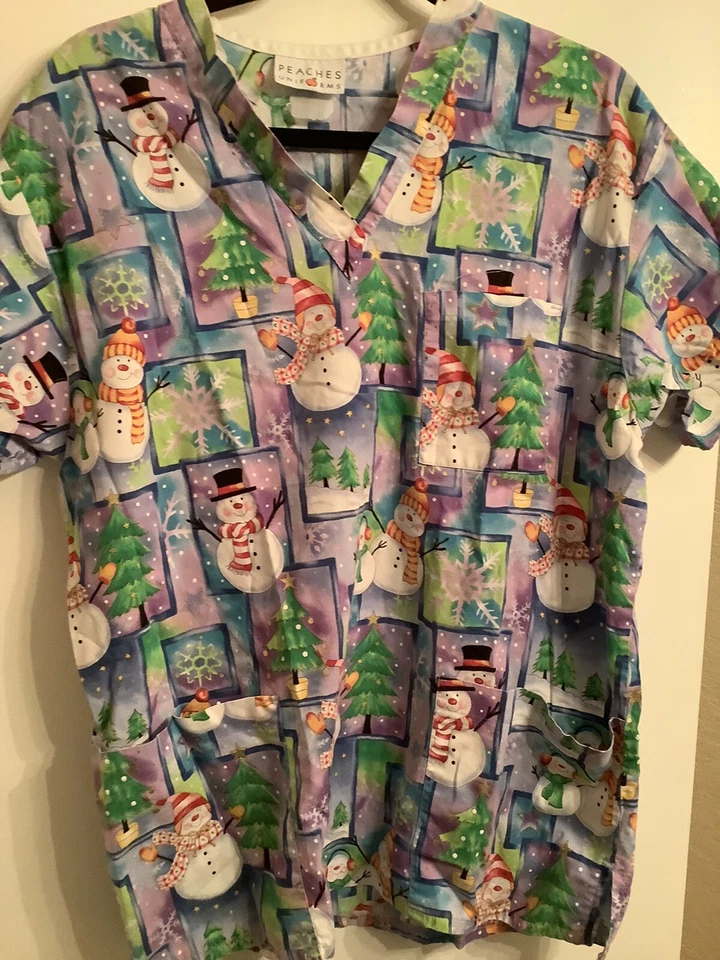 Peaches Snowman Christmas  Scrub Top  Size L - Image 1 of 1