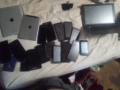 Lot Of Used Ipads And Android Phones - Image 1 of 2