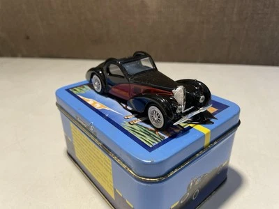 Bugatti Atalante 1939 escala 1/43 Solido - negro/rojo - lata de exhibición Foto 1 de 4