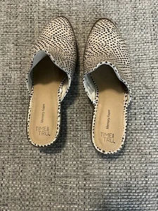 TIME & TRUE LEPOARD PRINT Mules WITH MEMORY FOAM WITH SMALL HEEL SIZE 6 - Picture 1 of 5