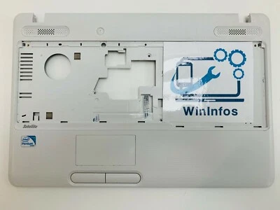 Plasturgie coque supérieure touchpad cover Toshiba Satellite C660 (C660-24Q) - Photo 1/2