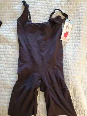 SPANX Flat Out Flawless Open-Bust Mid-Thigh Bodysuit Very Black NEW NWT Sz. Med - Image 1 of 4