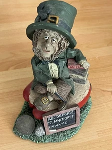 Figura Duende Irlandés Piedra Blarney Finnians Declan Murphy Teacher 44442 - Imagen 1 de 2