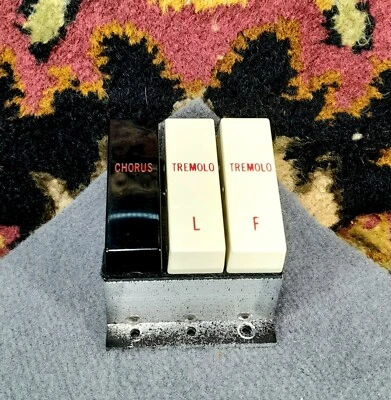 CONN Minuet 541 Órgano 3 Pestañas Conjunto Trémolo y Pestañas de Coro Excelente Estado  Foto 1 de 4