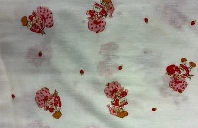 Tecido de algodão vintage morango shortcake, 1980-19”+ X 40” - Imagem 1 de 4