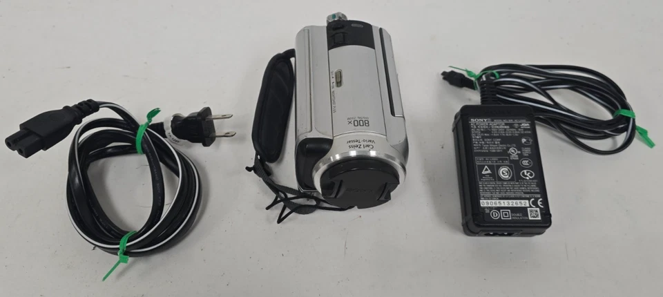 Sony Handycam DCR-SR40 30GB HDD Camcorder with Power Supply New Battery Free S&H - Image 1 of 4