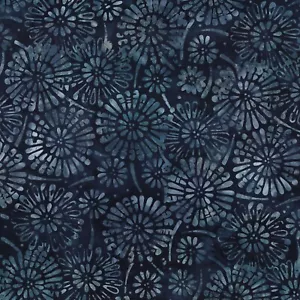 Wilmington Batiks - Shoreline - Flower Burst - Azul oscuro, tela por comprar - Imagen 1 de 6