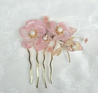 Flor de peonía de cristal rosa tierno con un peine de pelo chino hecho a mano libélula Foto 1 de 4