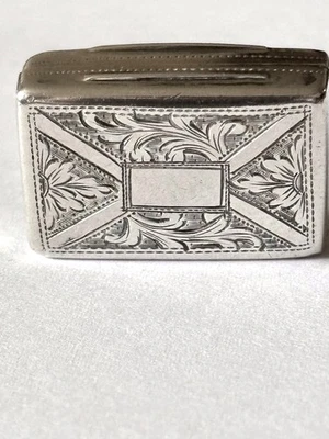 Antigua vinagreta victoriana temprana dorada de plata Birmingham 1844 Edward Smith Foto 1 de 4