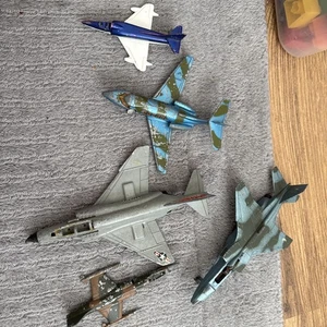 Dinky matchbox Lintoy fighters aeroplane jets vintage - Picture 1 of 4