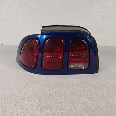 Lanterna traseira para driver 96-98 Mustang GT LH AA7414 - Imagem 1 de 4