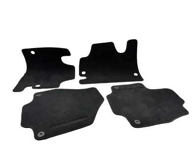 2017-2025 CHRYSLER PACIFICA FRONT & REAR INTERIOR FLOOT CARPET MAT SET BLACK — 第 1/4 张图片