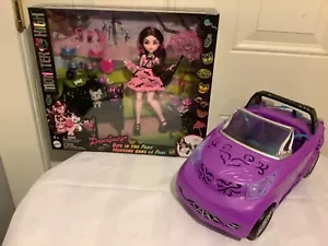 Juego Monster High Draculaura Bite in the Park con muñeca vampiro y coche - Imagen 1 de 10