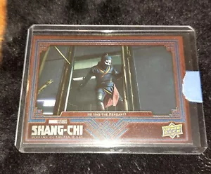 2022 UD MARVEL SHANG-CHI BLUE PARALLEL #21 HE HAS THE PENDANT! 39/73!! $$ - Picture 1 of 2