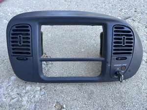 1997 1998 Ford F150 Radio Dash Trim Panel 97 98 F-150 Dash Radio Bezel 4x4 GRAY - Picture 1 of 10