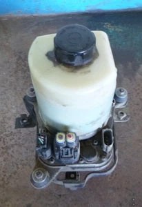 Ford Focus LS LT 05-3/09 Power Steering Pump  4M51 3K514 BF - Picture 1 of 5