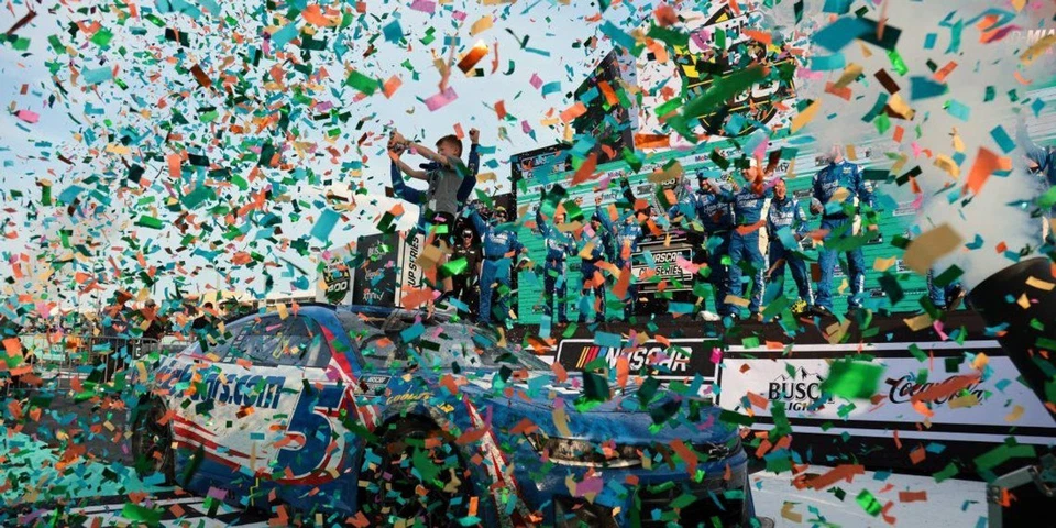 KYLE LARSON 2025 HOMESTEAD WIN RACED VERSION HENDRICKCARS.COM 1/24 ARC DIECAST - Image 1 of 4