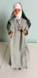 2016 Mattel Barbie als Schwester Mary Rose katholische Nonne Puppe Orden der zwei Herzen - Bild 1 von 5