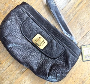 BORSA DA POLSO JUICY COUTURE NUOVA CON ETICHETTE MARRONE PELLE BOVINA CIOTTOLI TASCHE MORBIDA BOHO - Foto 1 di 6