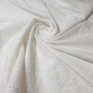 Blanco 100% Algodón Bordado Inglés Material Agujero Borde Vestido Tela Artesanal 44" - Imagen 1 de 2
