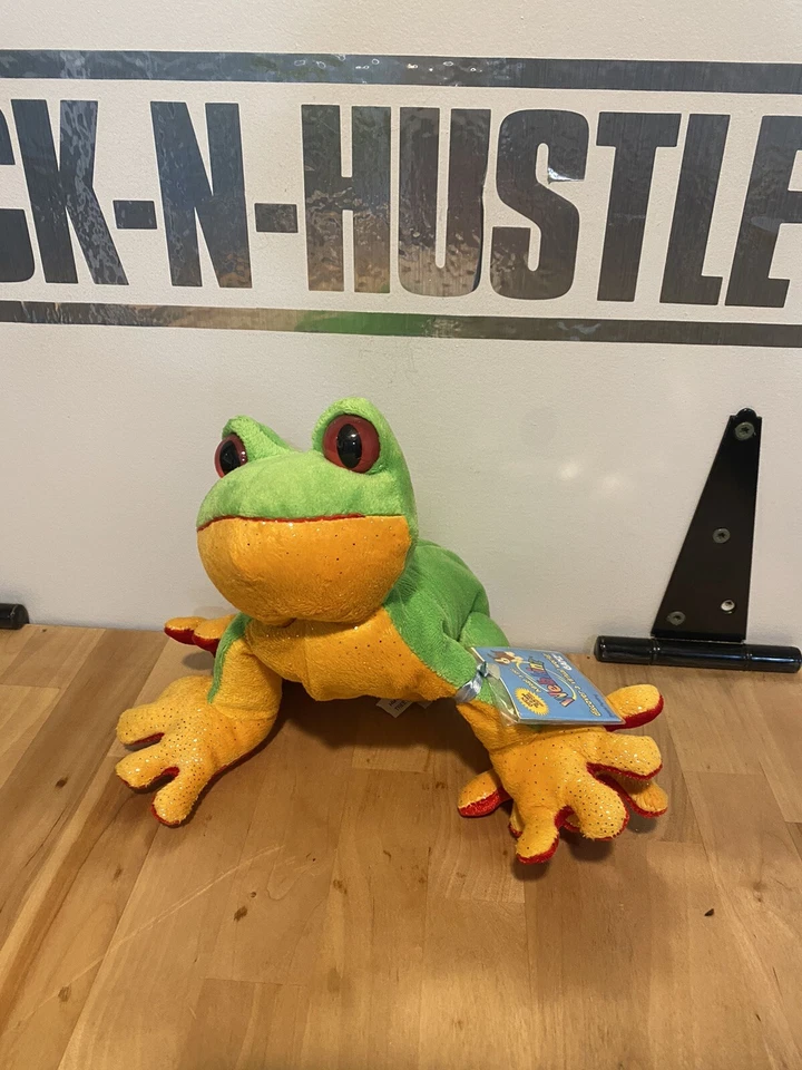 Webkins Tree Frog With Code New Soft Plush Stuffed Animal - Image 1 of 4