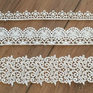 BEAUTIFUL GUIPURE RIBBON Lace Border Trim Edge Decorative Vintage Craft 1 Metre - Picture 1 of 5