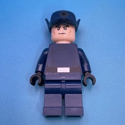 Lego Star Wars First Order Officer Minifigure 75166 - Image 1 of 2