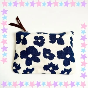 Weiß und blau Blumen Kosmetik Make-up Tasche - Bild 1 von 5