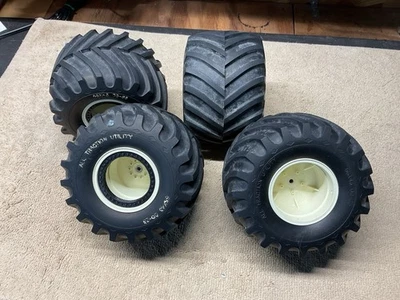 Tamiya Clodbuster VINTAGE WHITE Rims & Tires, Great Shape Set Of 4, No Cracks - Image 1 of 4
